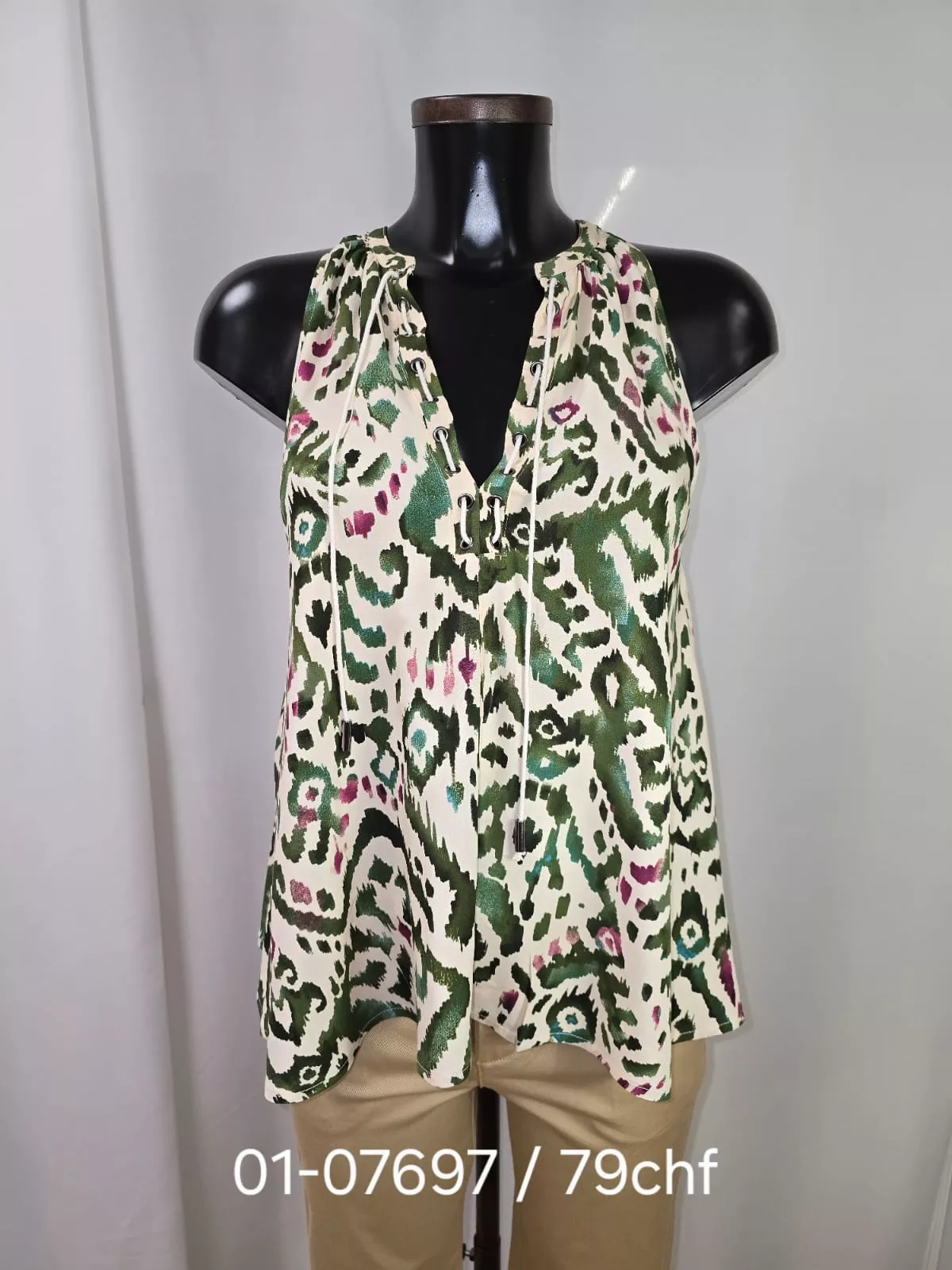 NELL EYELETS Top