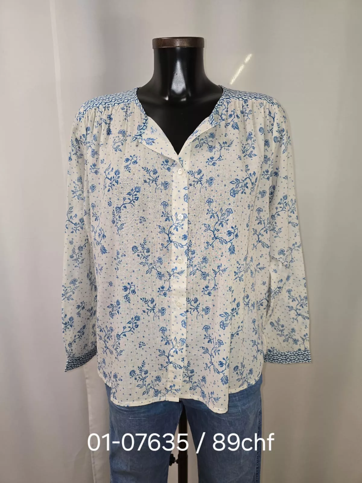 25BK170 Blouse