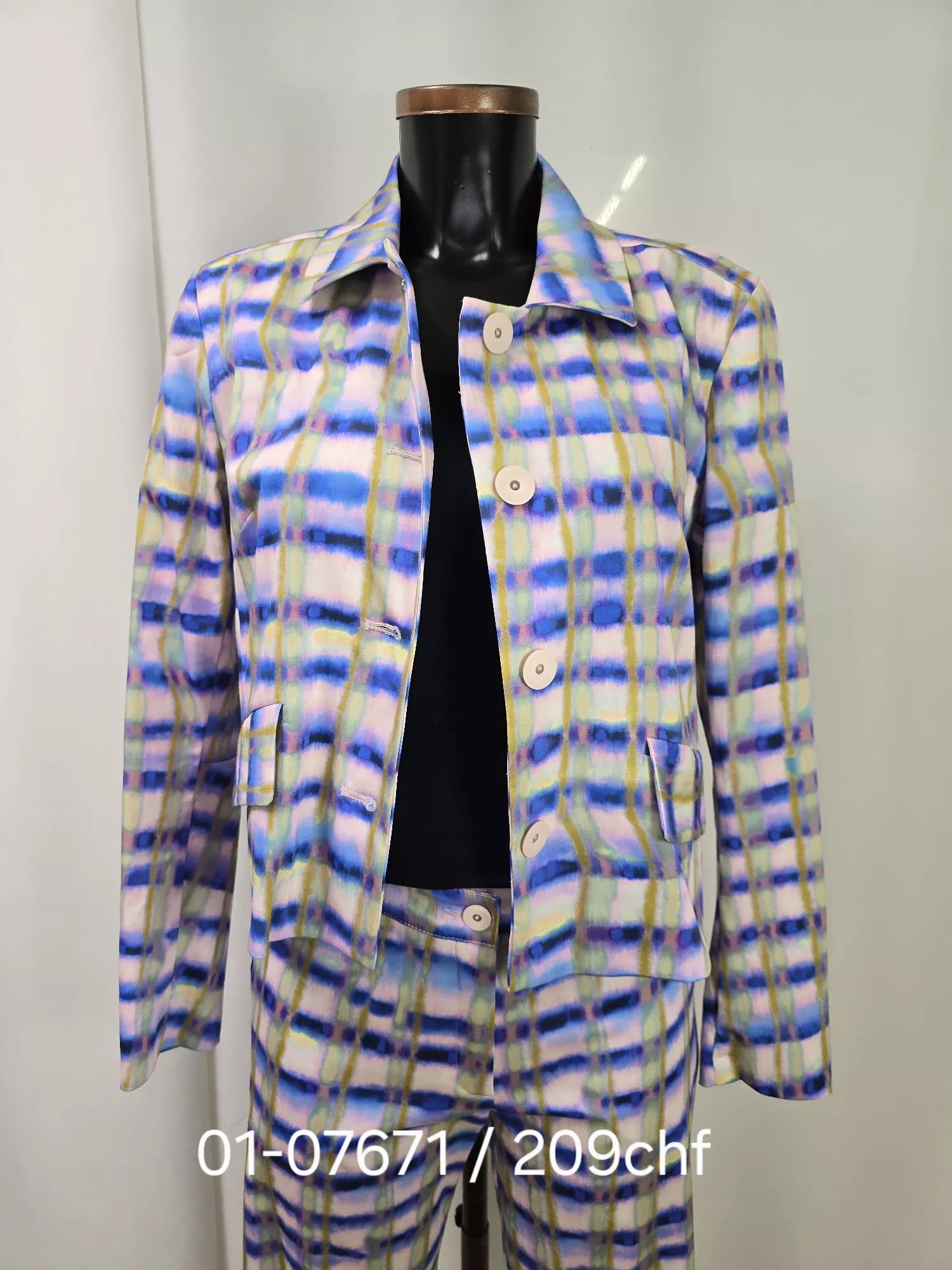 ENUJA Veste