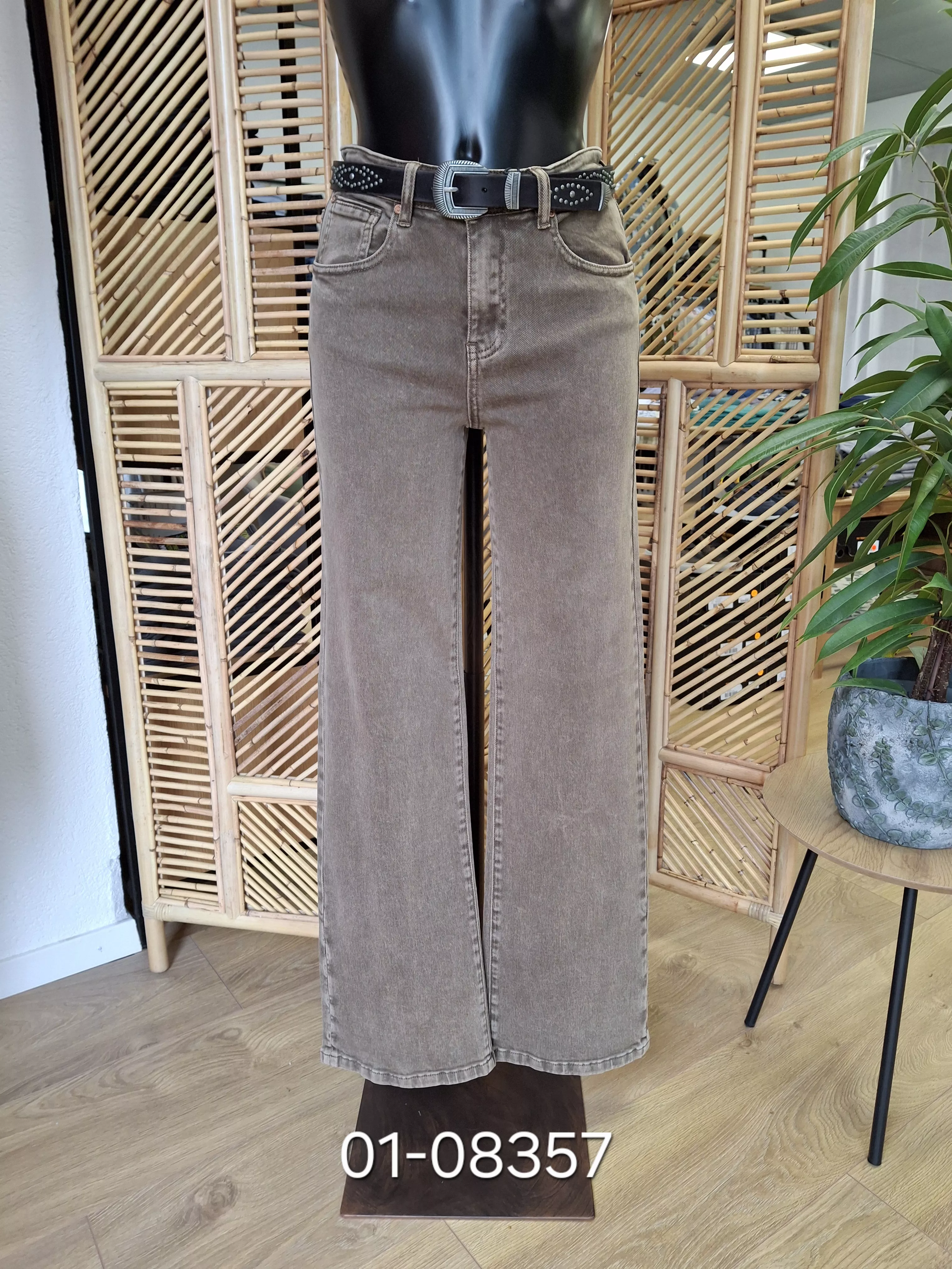 26W-THE JAGGER PACIFIC DRILL Jean