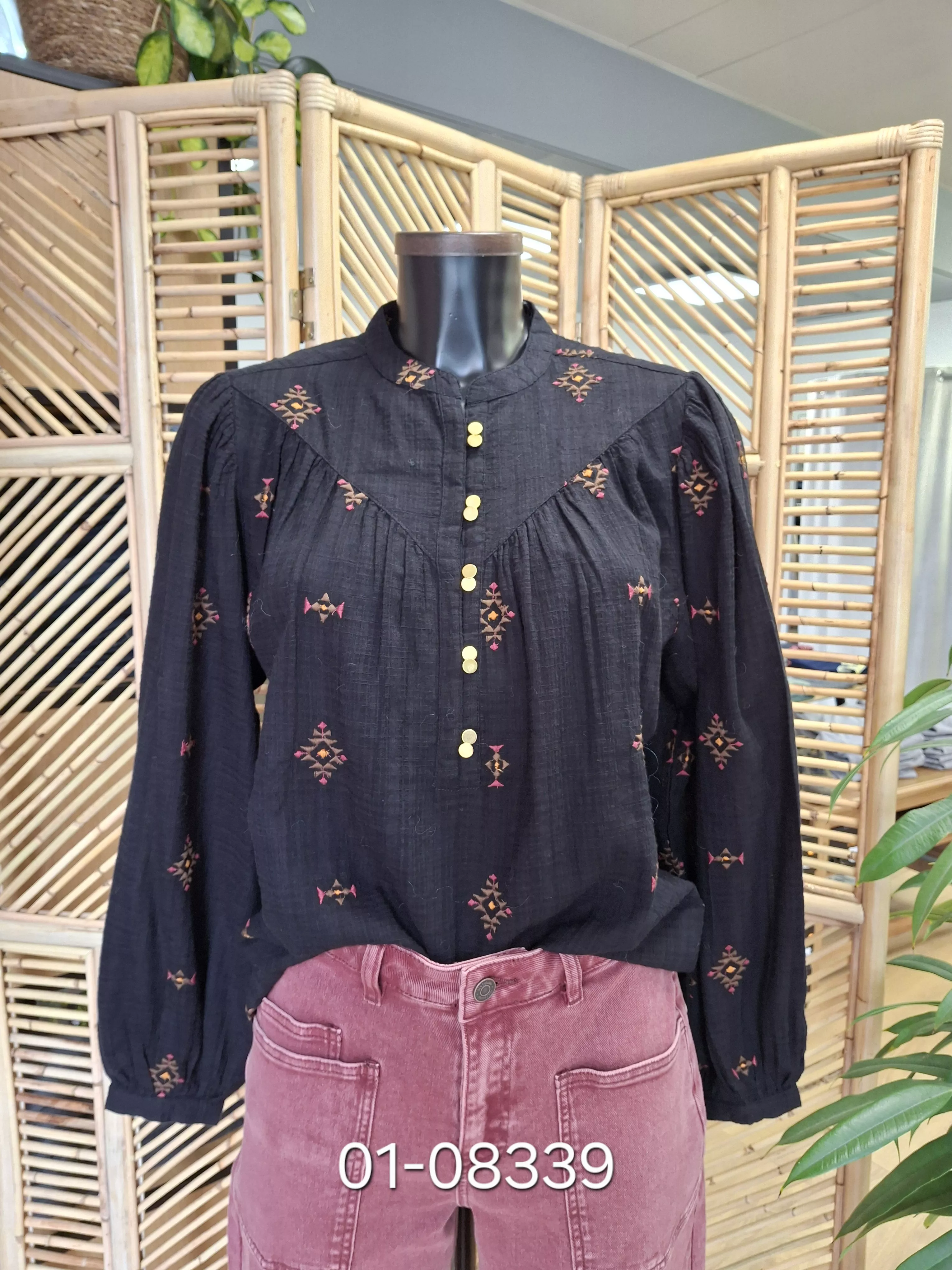 26W-CALYDORA Blouse
