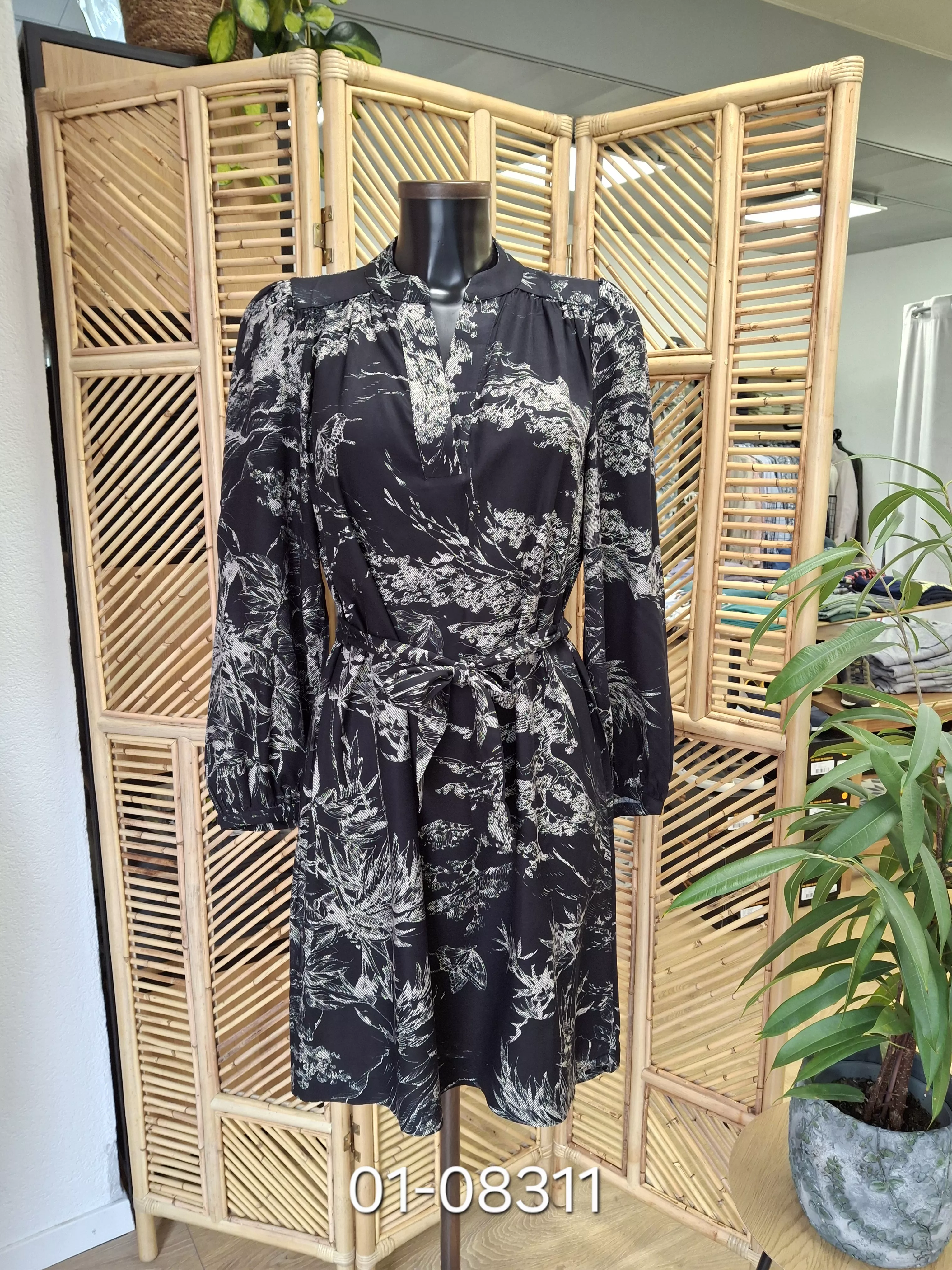 FK-RO-EREM-B Robe