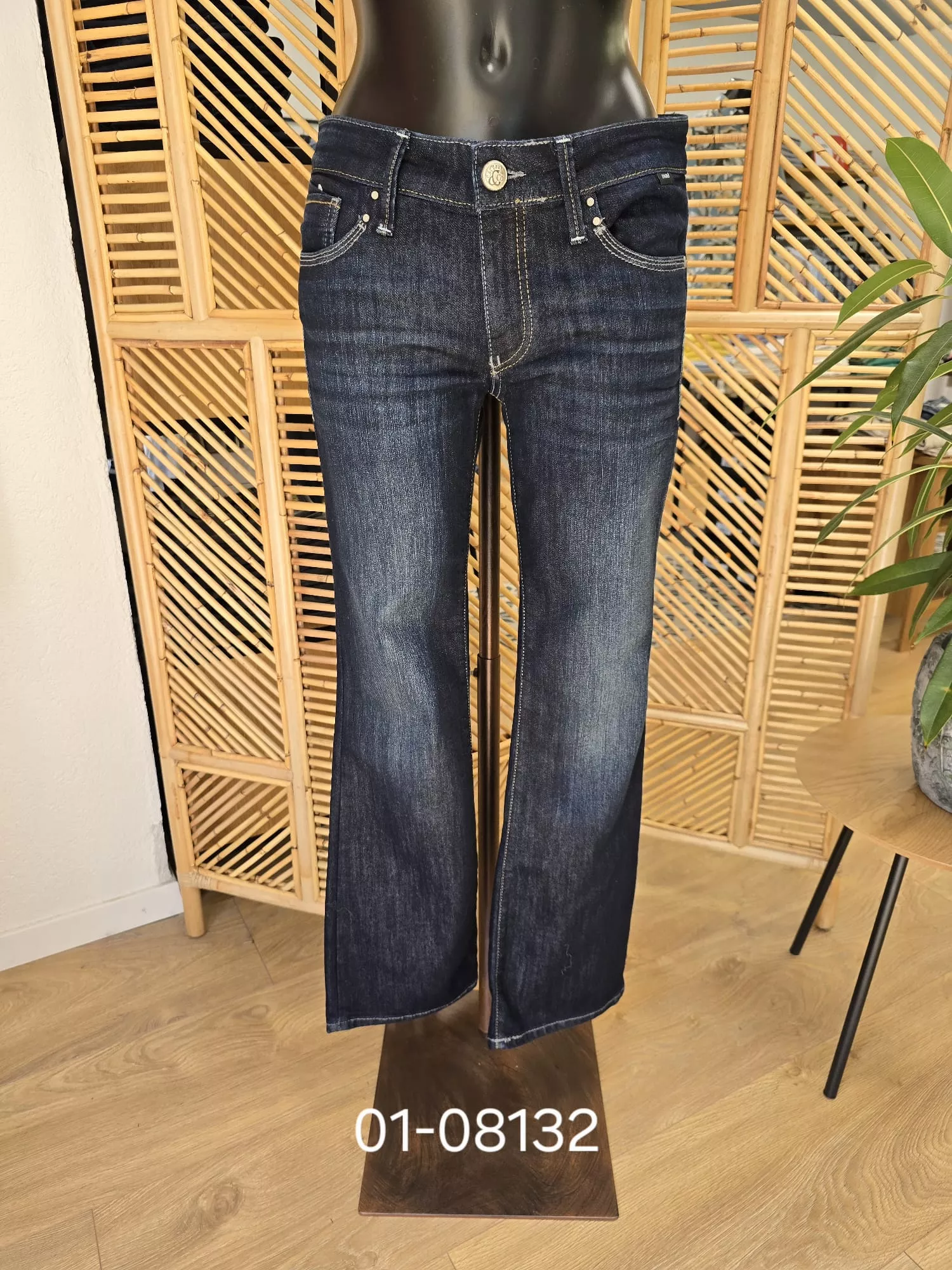 M100484 BELLA MID-RISE Jeans