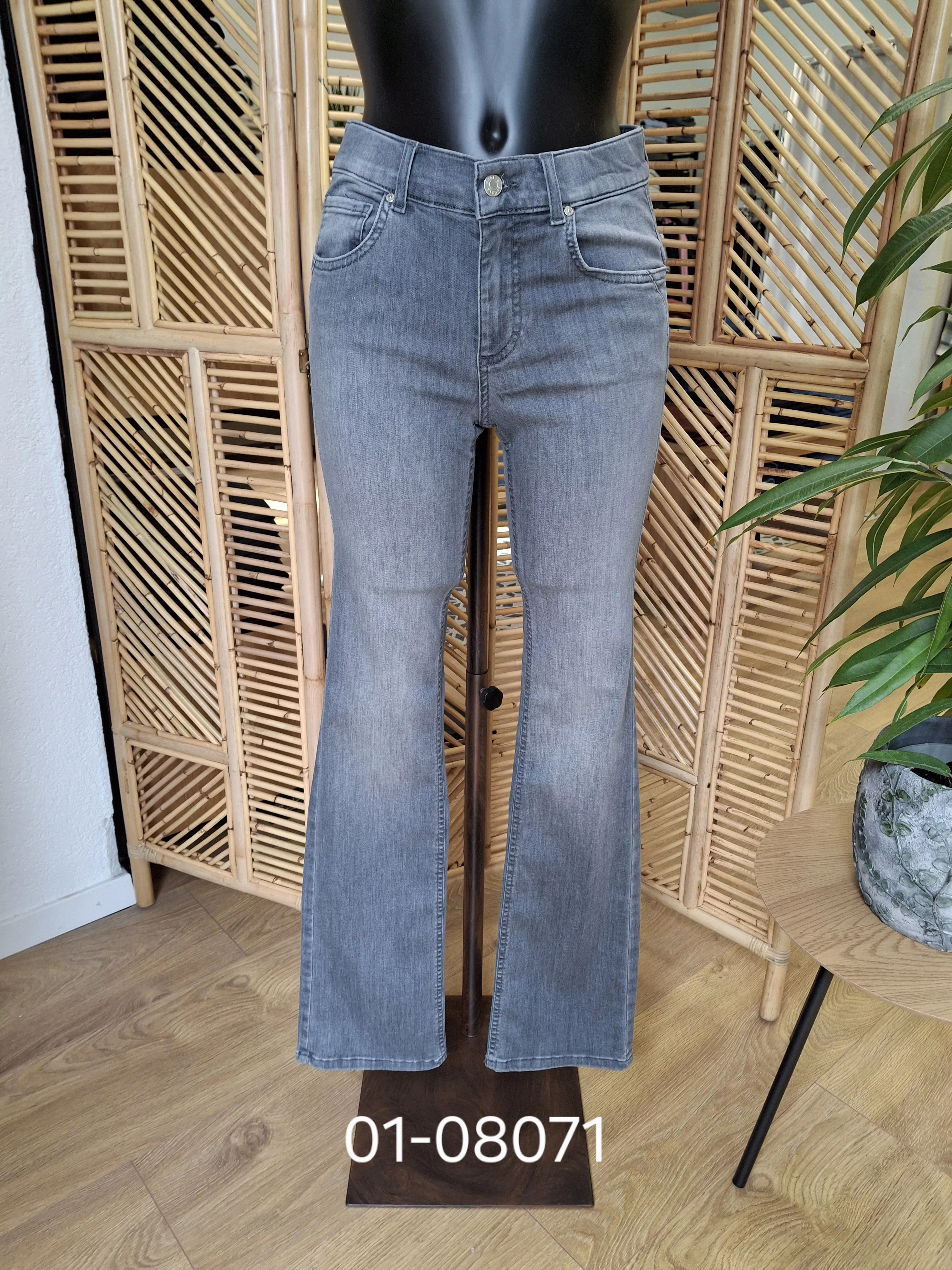 397 Leni  Push Up 25-26