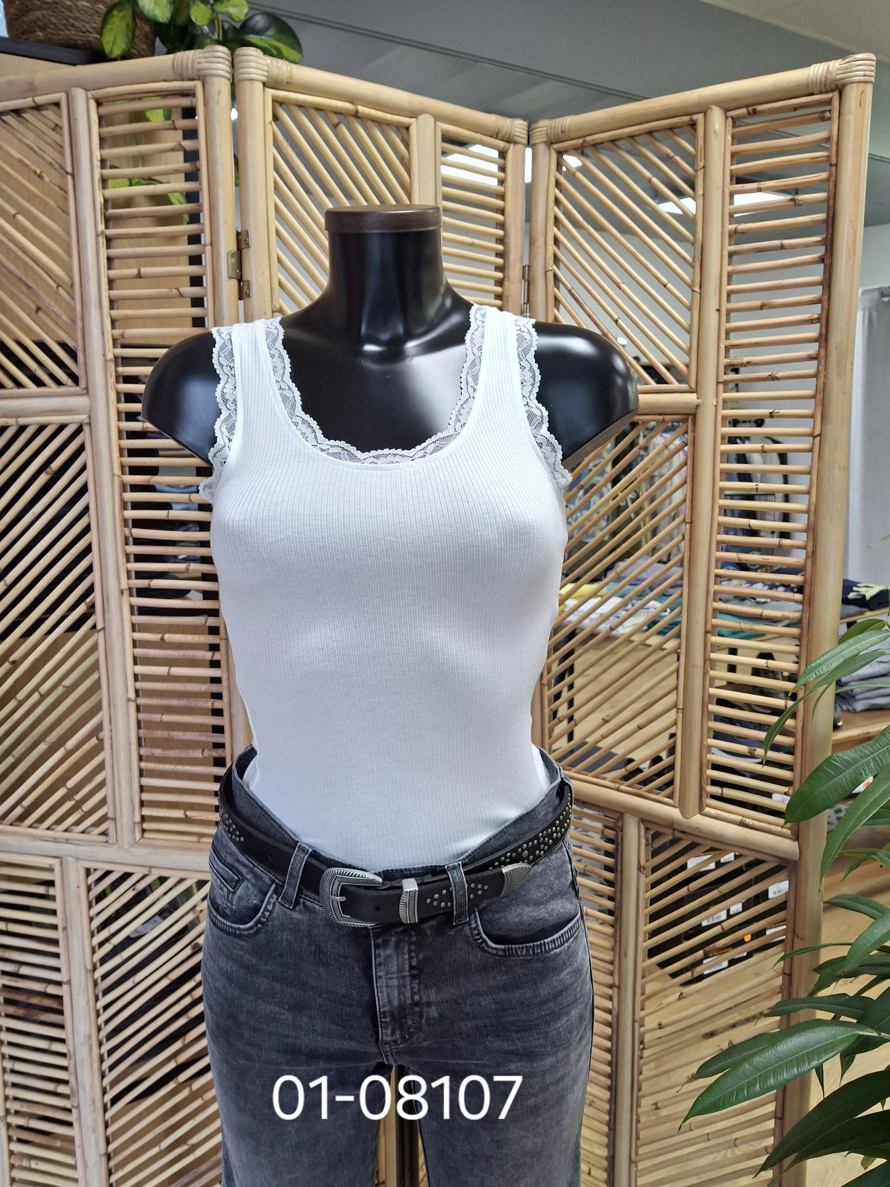 KAomi top
