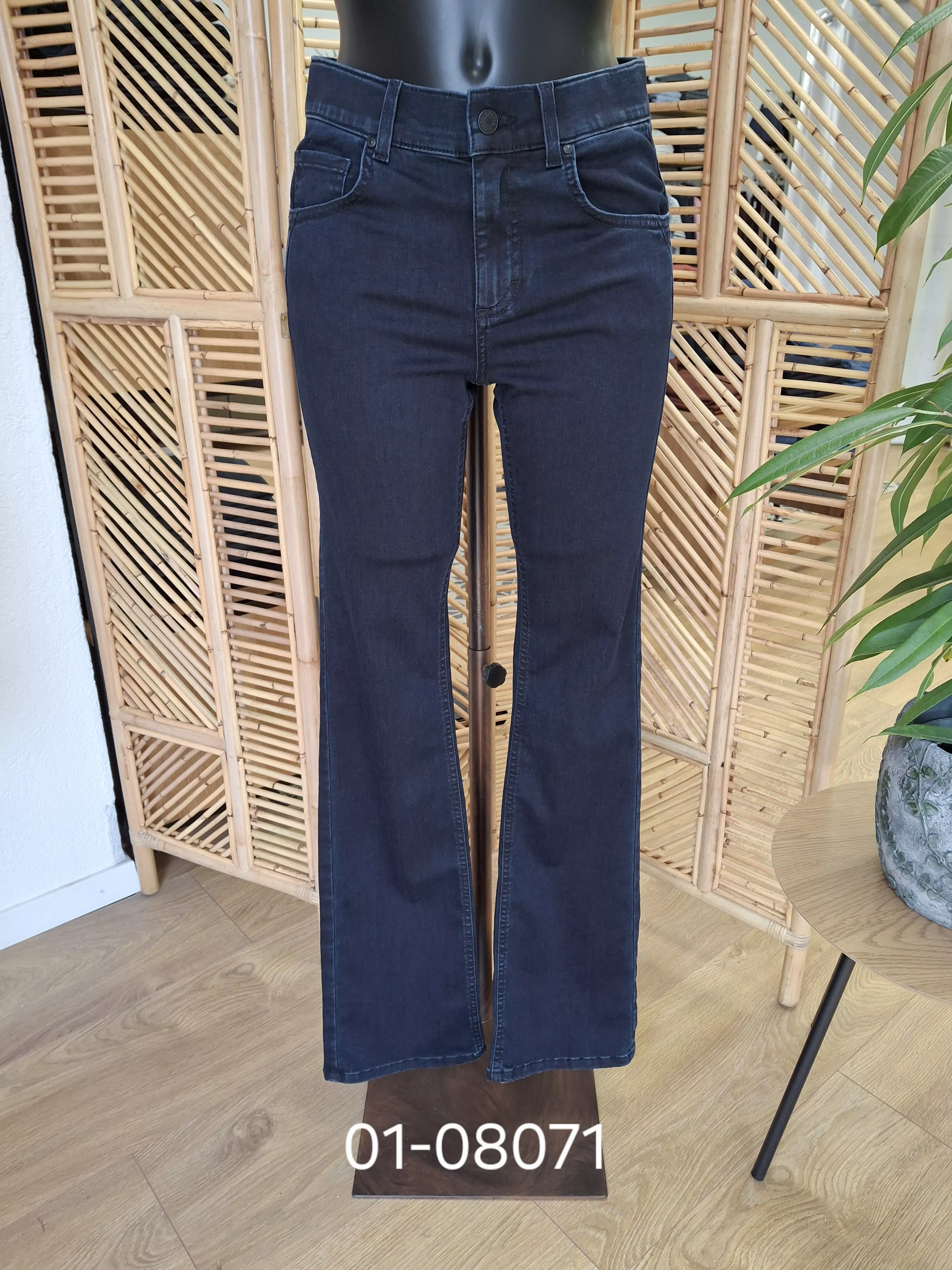 397 Leni  Push Up 25-26