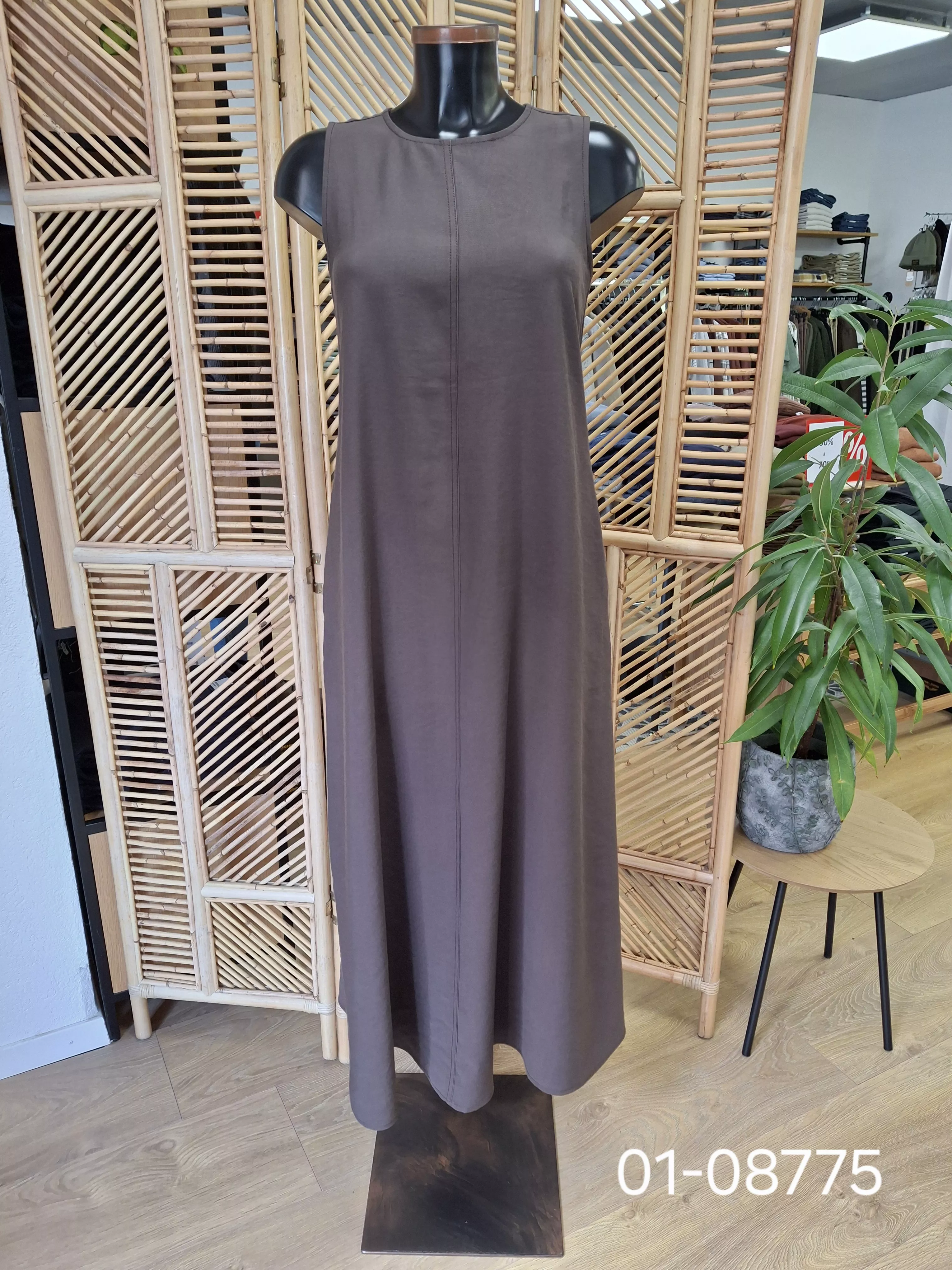 M1310771 Robe