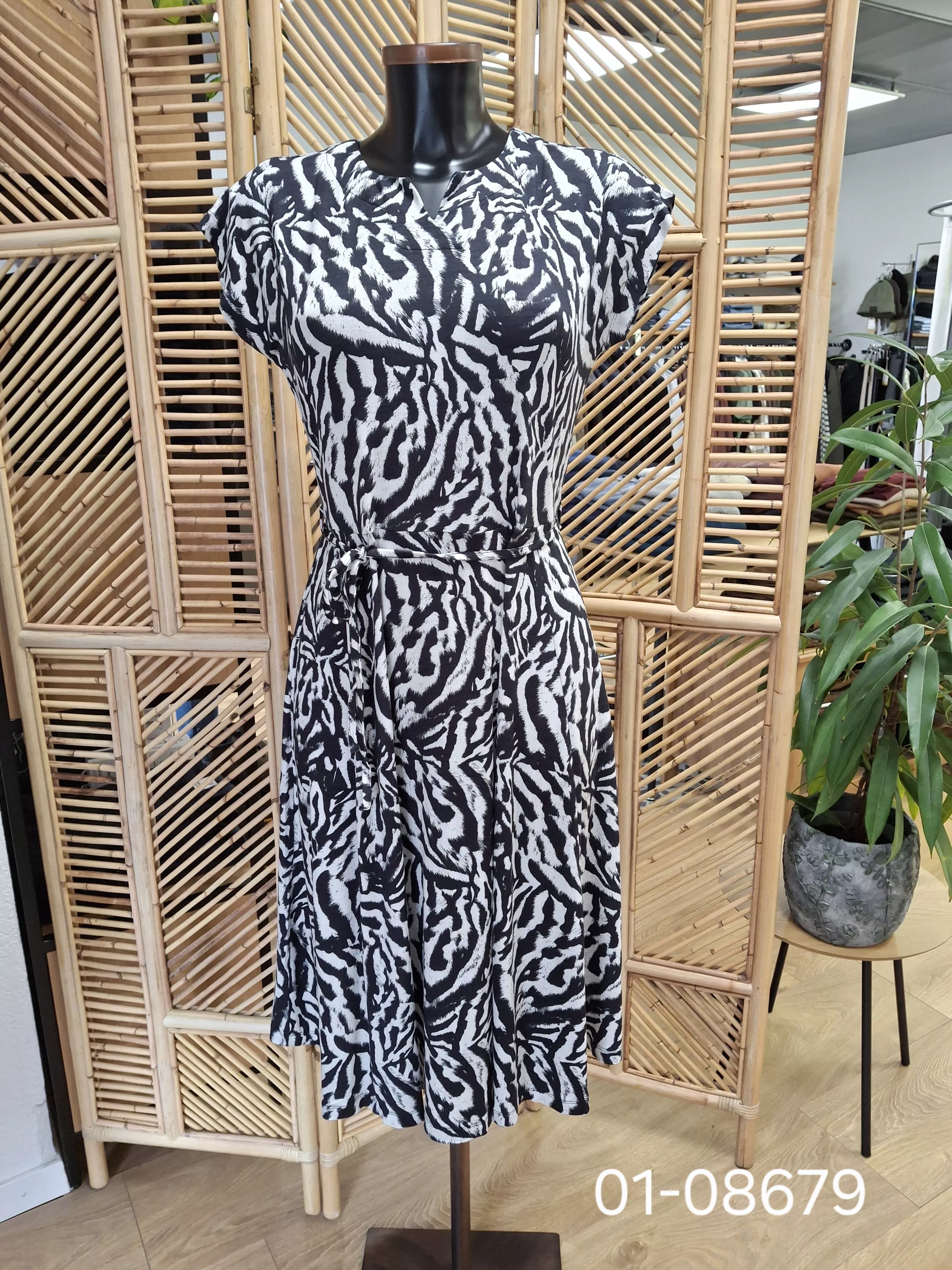 KAbella Robe