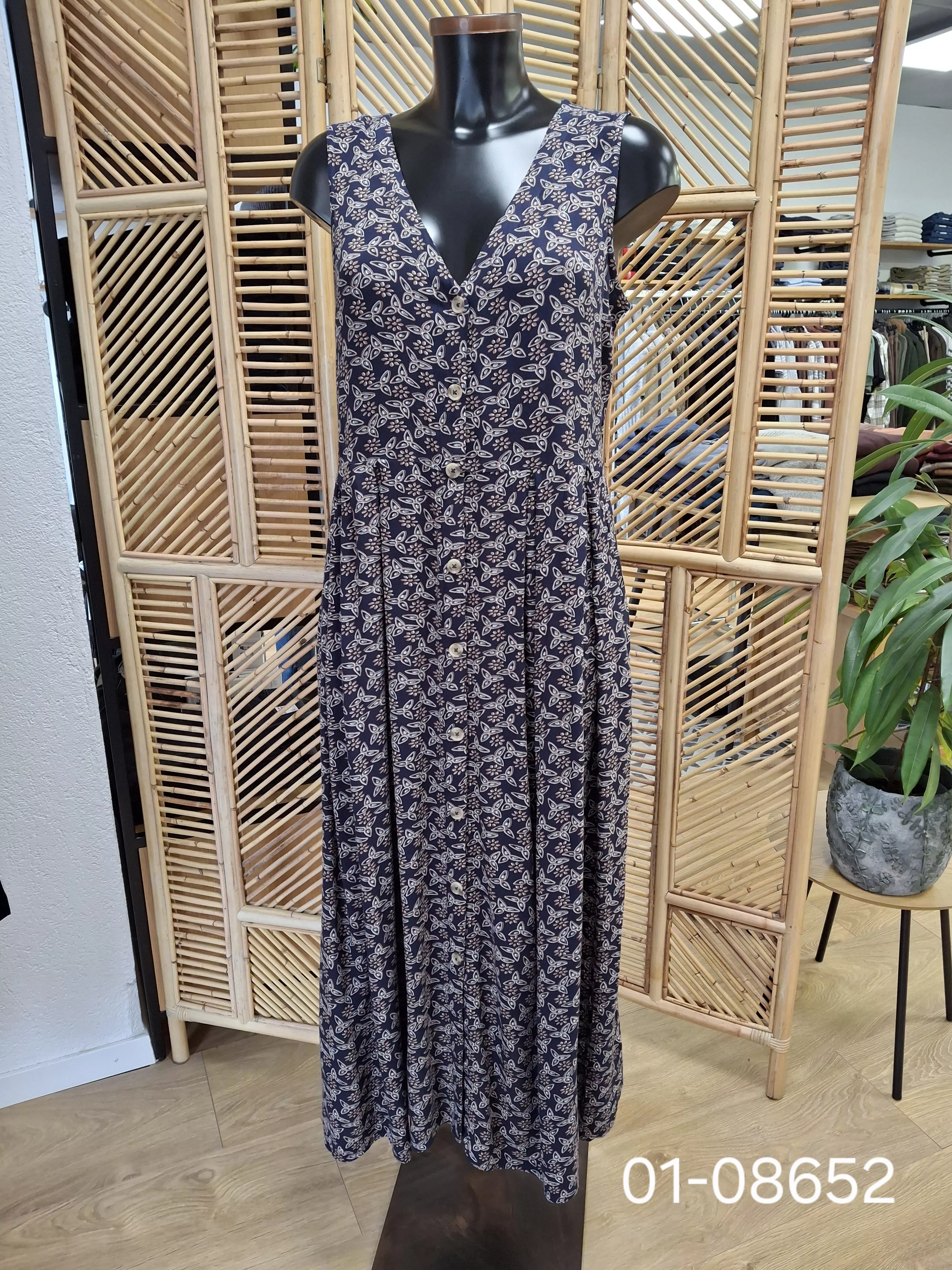 140 Robe