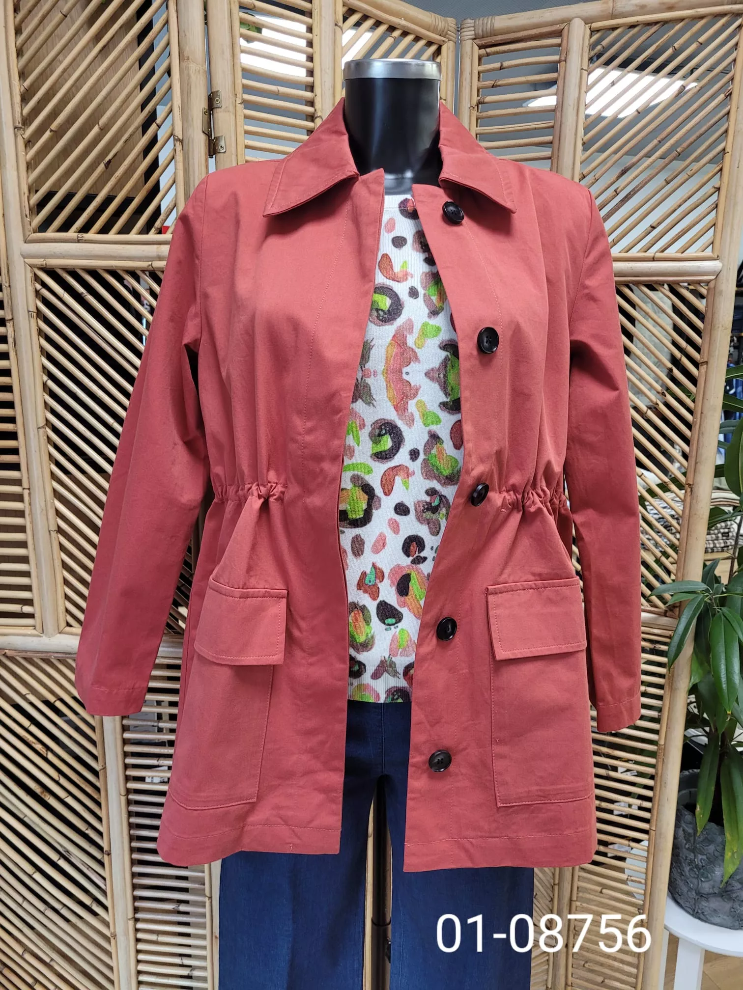 44600 Veste